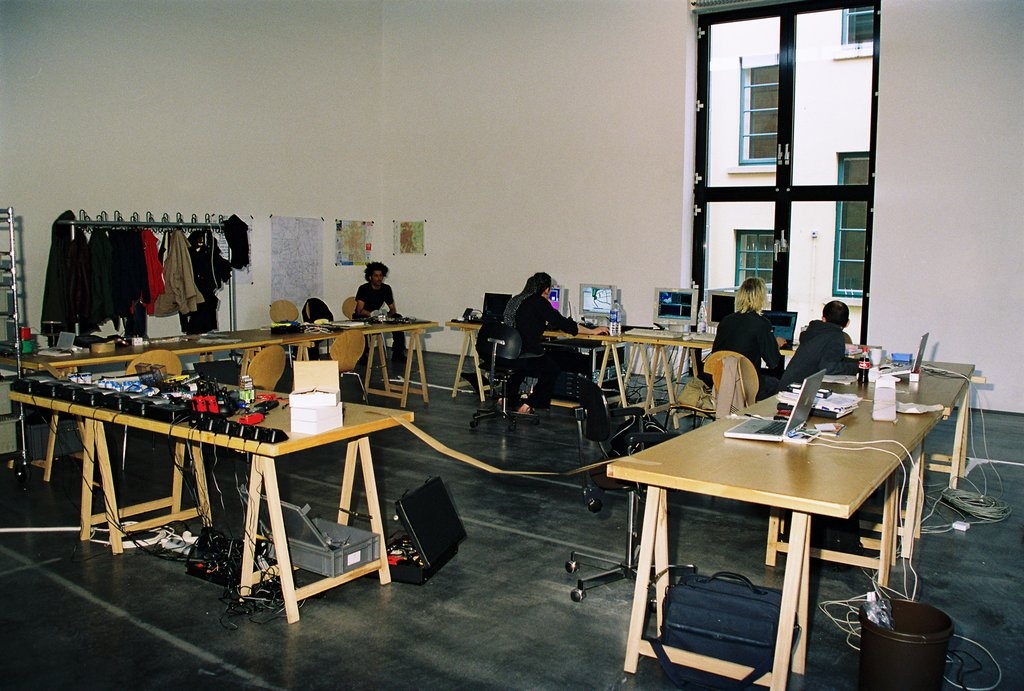 Ausstellungsansicht Blast Theory & Mixed Reality Lab: Can You See Me Now. Foto © Edith-Russ-Haus Ausstellungsansicht Blast Theory & Mixed Reality Lab: Can You See Me Now. Foto © Edith-Russ-Haus