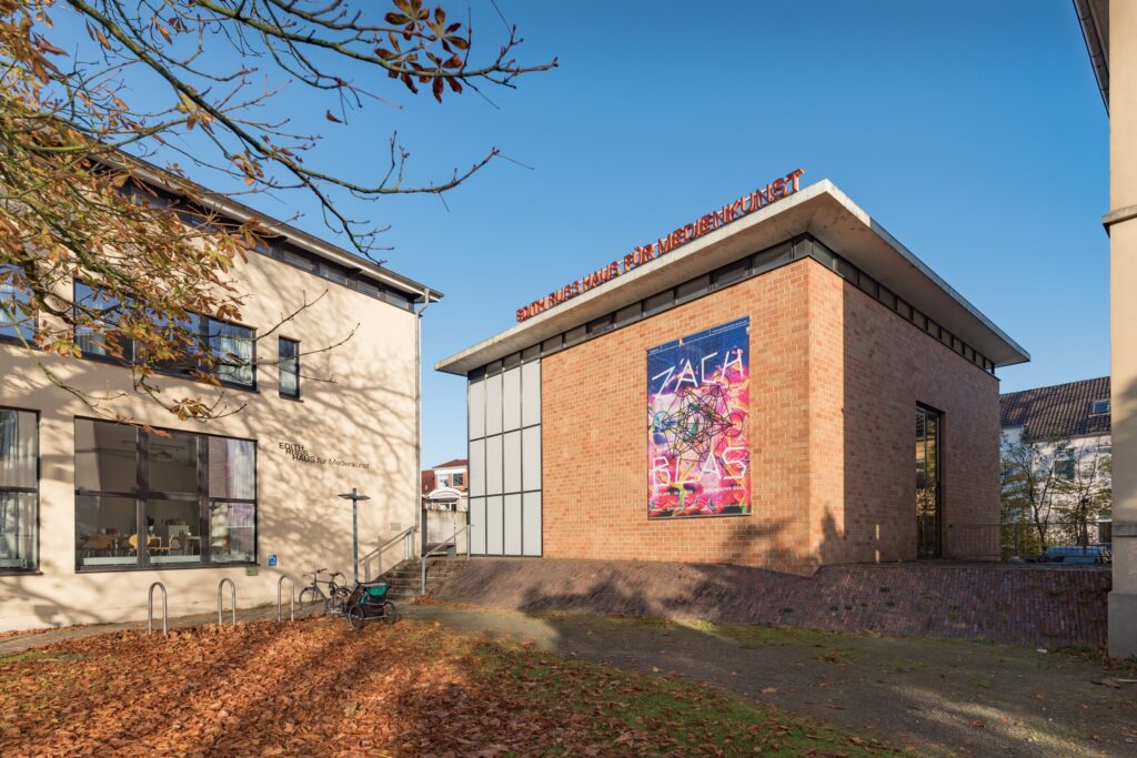 Zach Blas: The Unknown Ideal. Foto © Edith-Russ-Haus