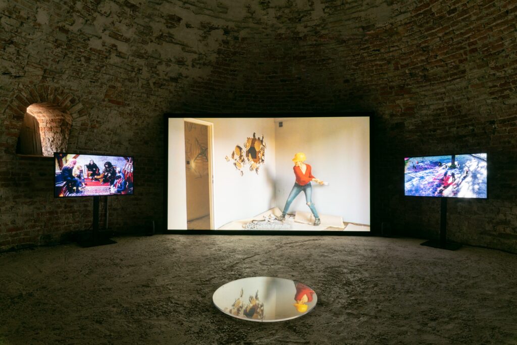 Ausstellungsansicht Let's Make Noise, Sisters! Foto © Edith-Russ-Haus