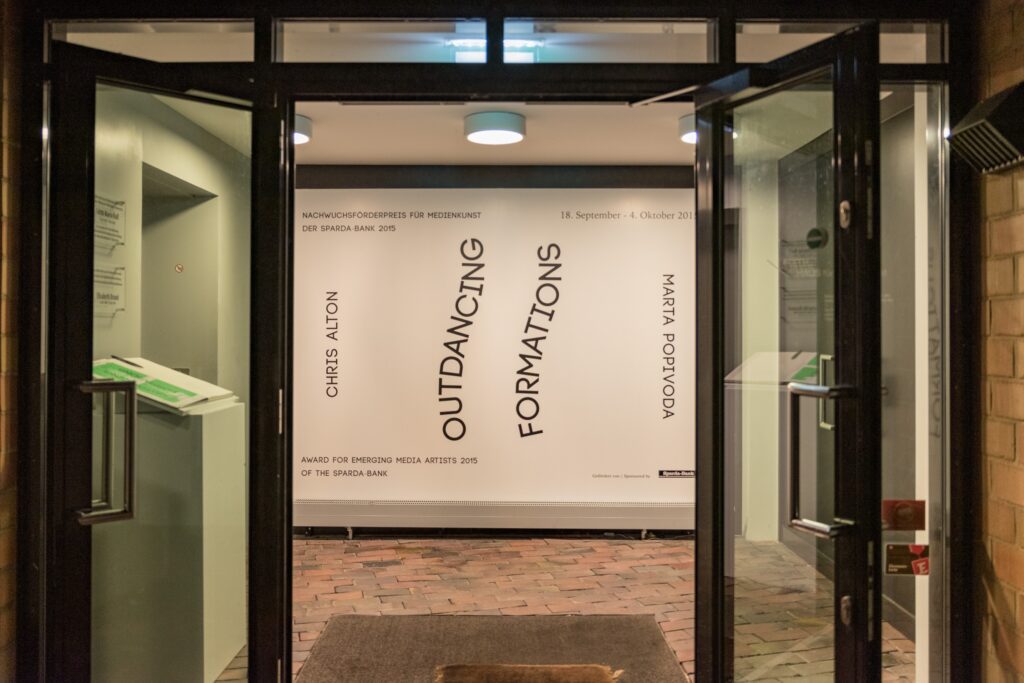 Chris Alton & Marta Popivoda: Outdancing Formations. Foto © Edith-Russ-Haus