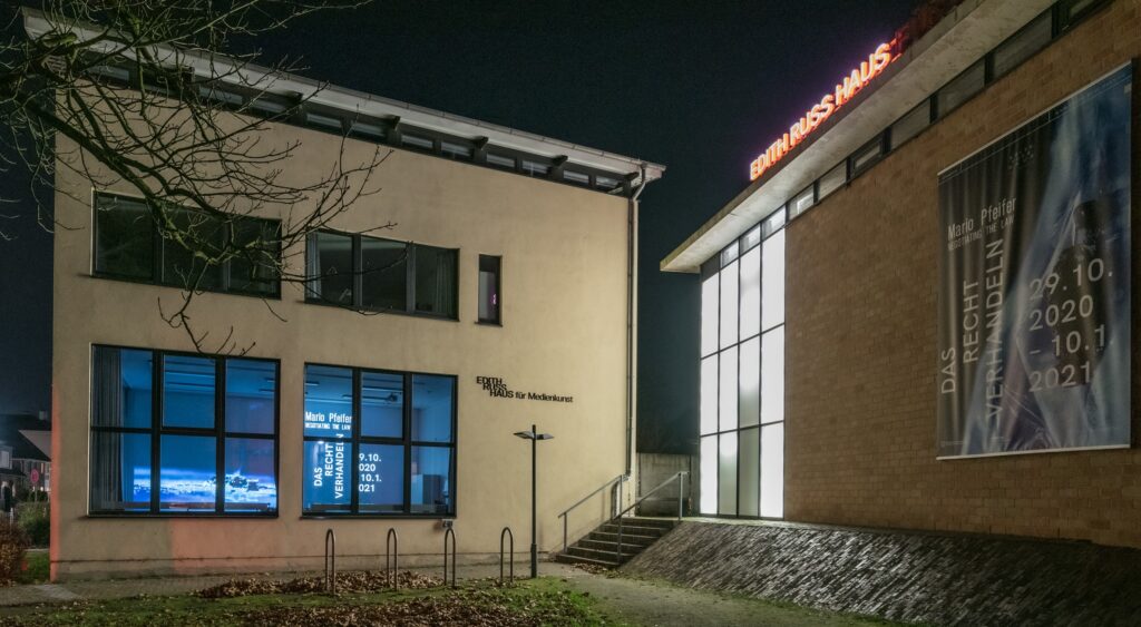 Mario Pfeifer: Das Recht verhandeln ? Negotiating the Law. Foto © Edith-Russ-Haus