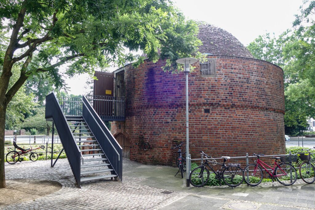 Pulverturm. Foto © Edith-Russ-Haus