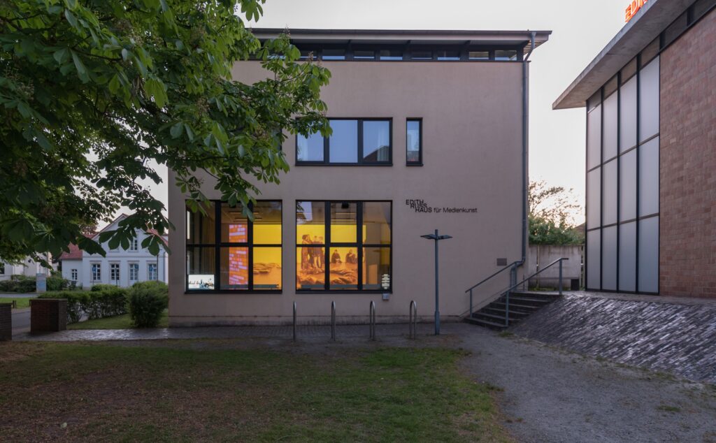 Costa Compagnie: Independence in Space & Virtual Reality. Foto © Edith-Russ-Haus Costa Compagnie: Independence in Space & Virtual Reality. Foto © Edith-Russ-Haus