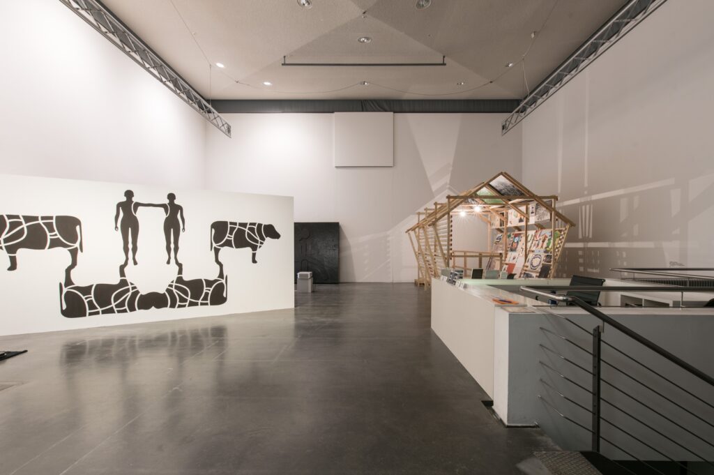 Ausstellungsansicht Denn hinter diesem Horizont liegt ein weiterer Horizont. Foto © Edith-Russ-Haus