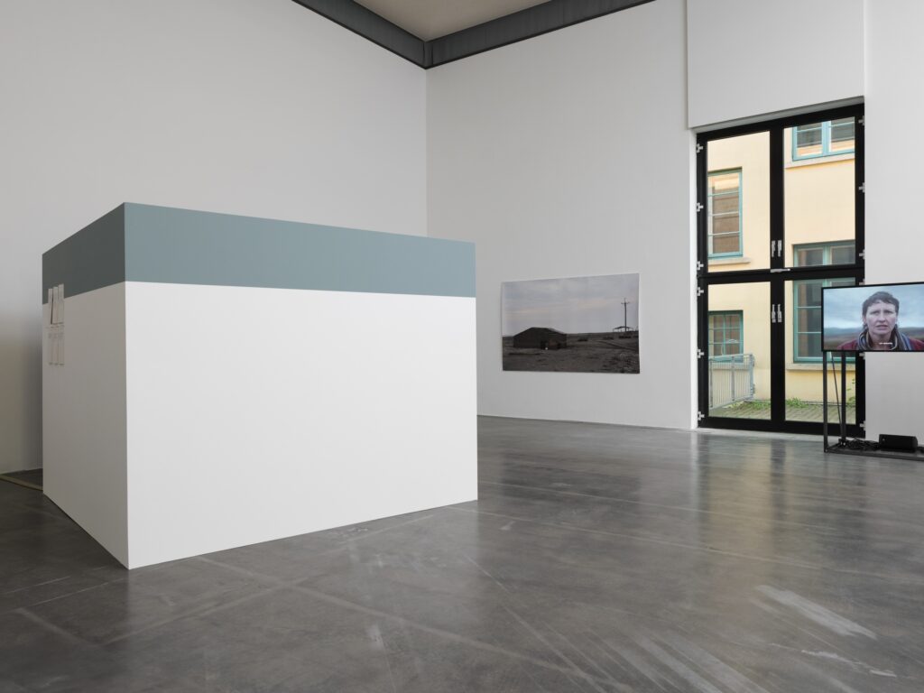 Karolina Bregu?a: The Waves Are Rumbling So Loud. Photo © Haus für Medienkunst 2024