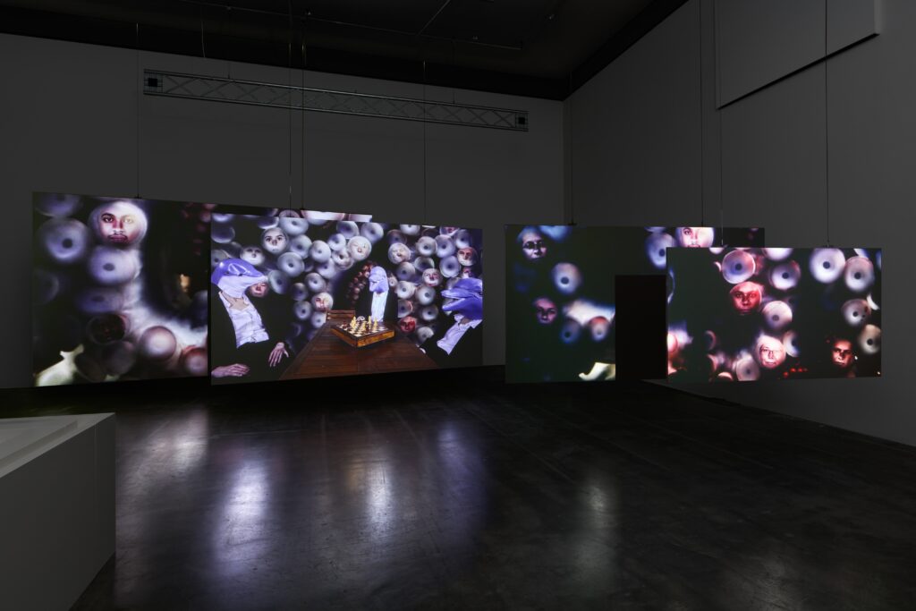 Mochu: GROTESKKBASILISKK MINERAL MIXTAPE. Photo © Edith-Russ-Haus