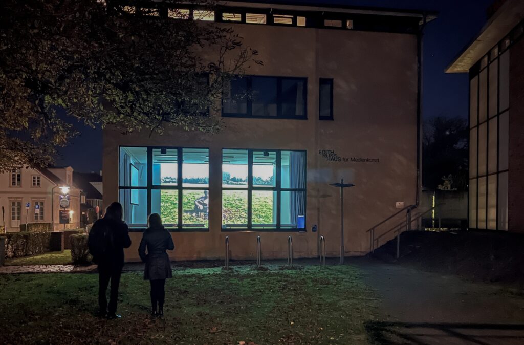 Ragnar Kjartansson: Satan Is Real. Foto © Edith-Russ-Haus