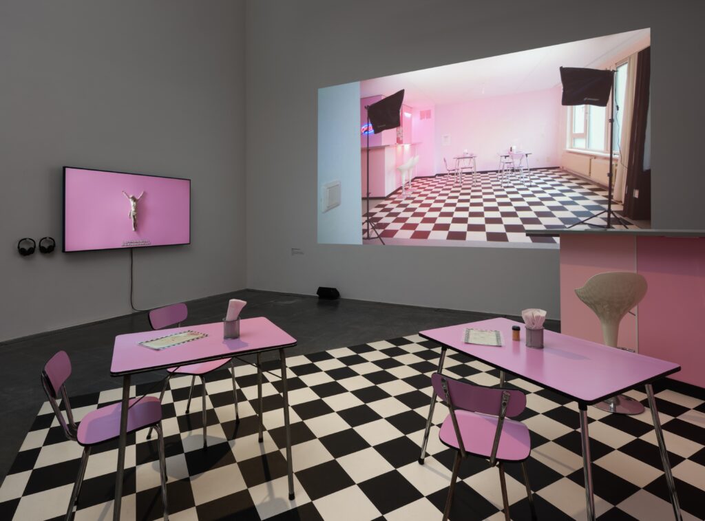 Silvia Martes: Heru Ku Heru pt. 1. Photo © Edith-Russ-Haus 2022