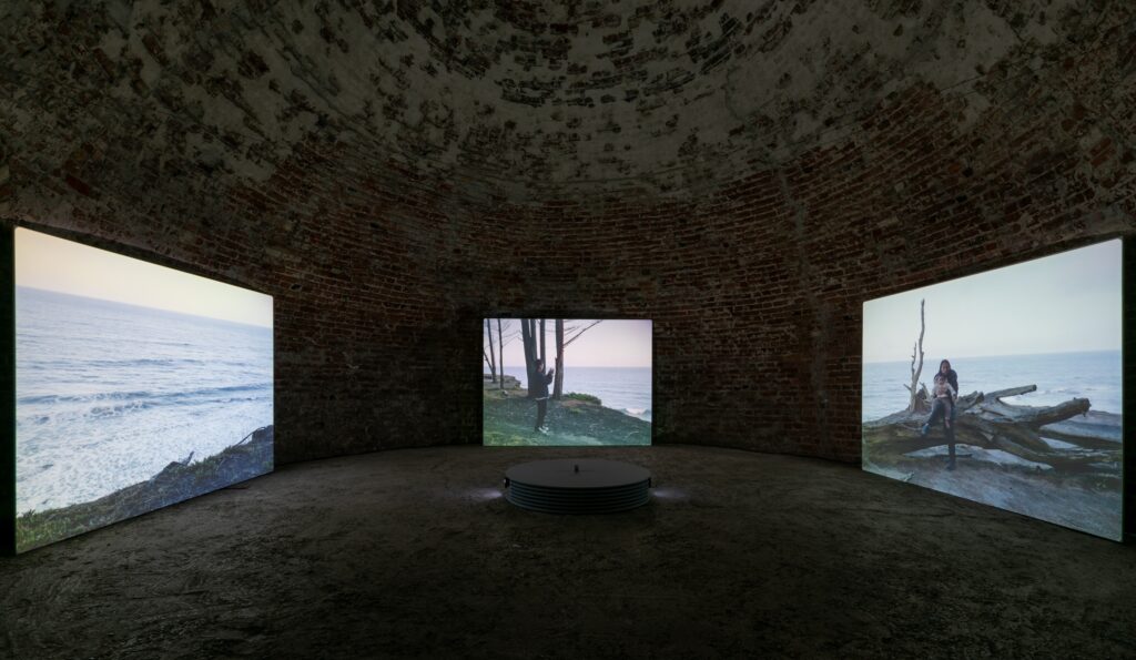 Tenzin Phuntsog: Gyatso, installation. Photo © Haus für Medienkunst 2024