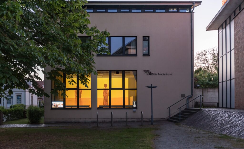 Costa Compagnie: Independence in Space & Virtual Reality. Foto © Edith-Russ-Haus Costa Compagnie: Independence in Space & Virtual Reality. Foto © Edith-Russ-Haus