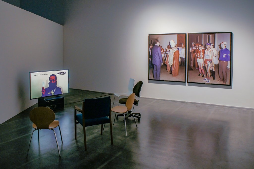 Exhibition view The Doubt of the Stage Prompter. Photo © Edith-Russ-Haus