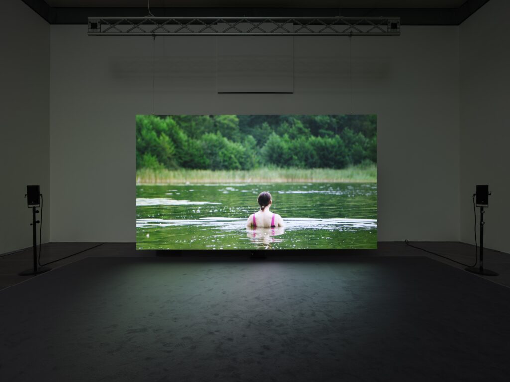 Lucy Beech: Warm Decembers. Photo © Edith-Russ-Haus 2023