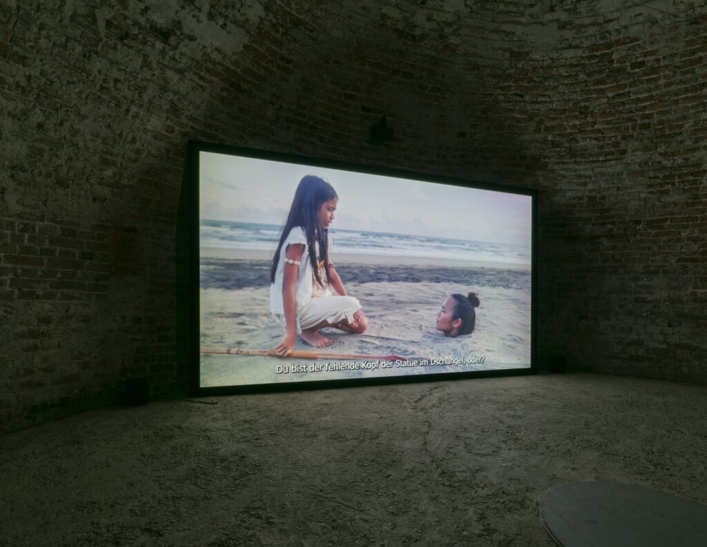 Tu?n Andrew Nguy?n: The Boat People, Installation Pulverturm. Photo © Edith-Russ-Haus 2023