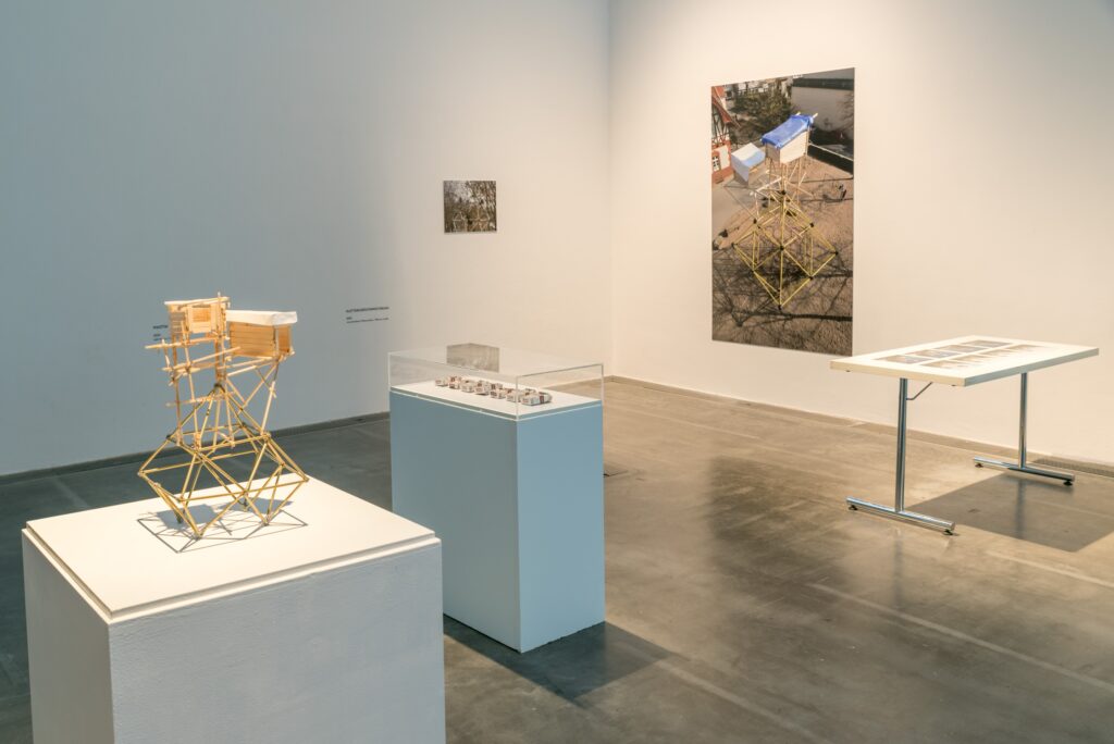 Ausstellungsansicht Leopold Kessler: Repairing the City. Foto © Edith-Russ-Haus