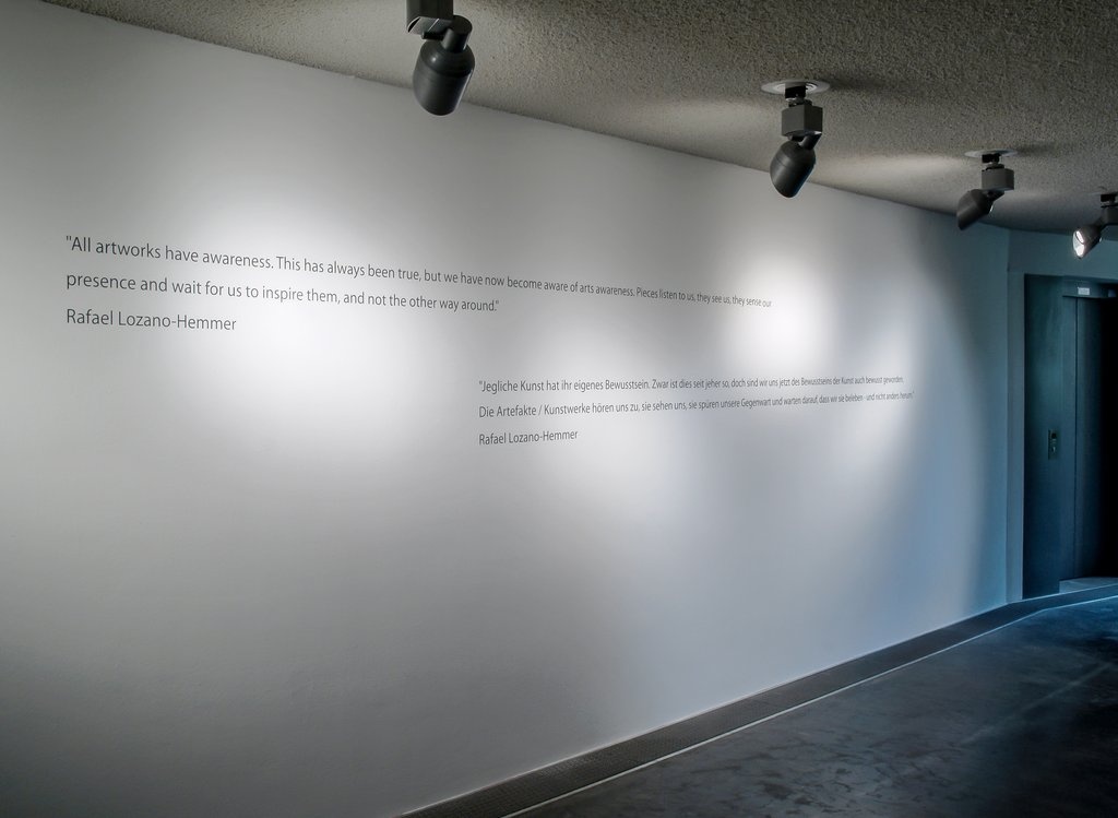 Ausstellungsansicht Rafael Lozano-Hemmer: RECORDERS. Foto Franz J Wamhof © Edith-Russ-Haus Ausstellungsansicht Rafael Lozano-Hemmer: RECORDERS. Foto Franz J Wamhof © Edith-Russ-Haus