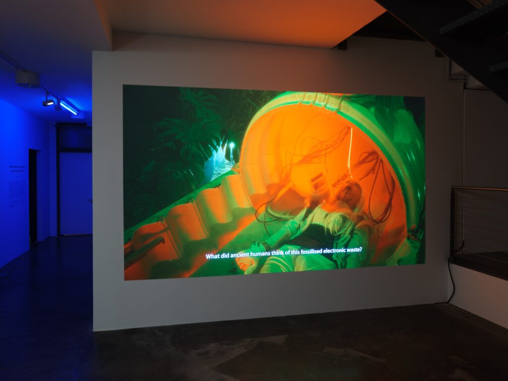 Riar Rizaldi: Fossilis. Photo © Edith-Russ-Haus 2023