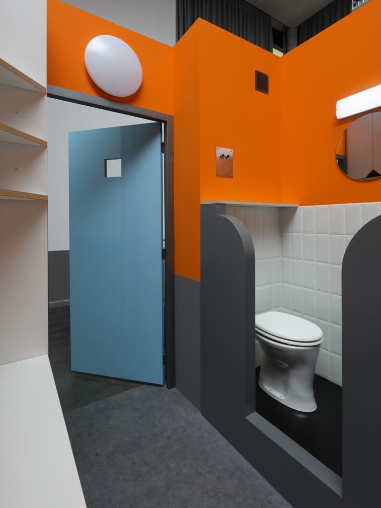 Robert Glas: 1986, Or a Sphinx's Interior. Photo © Haus für Medienkunst 2024