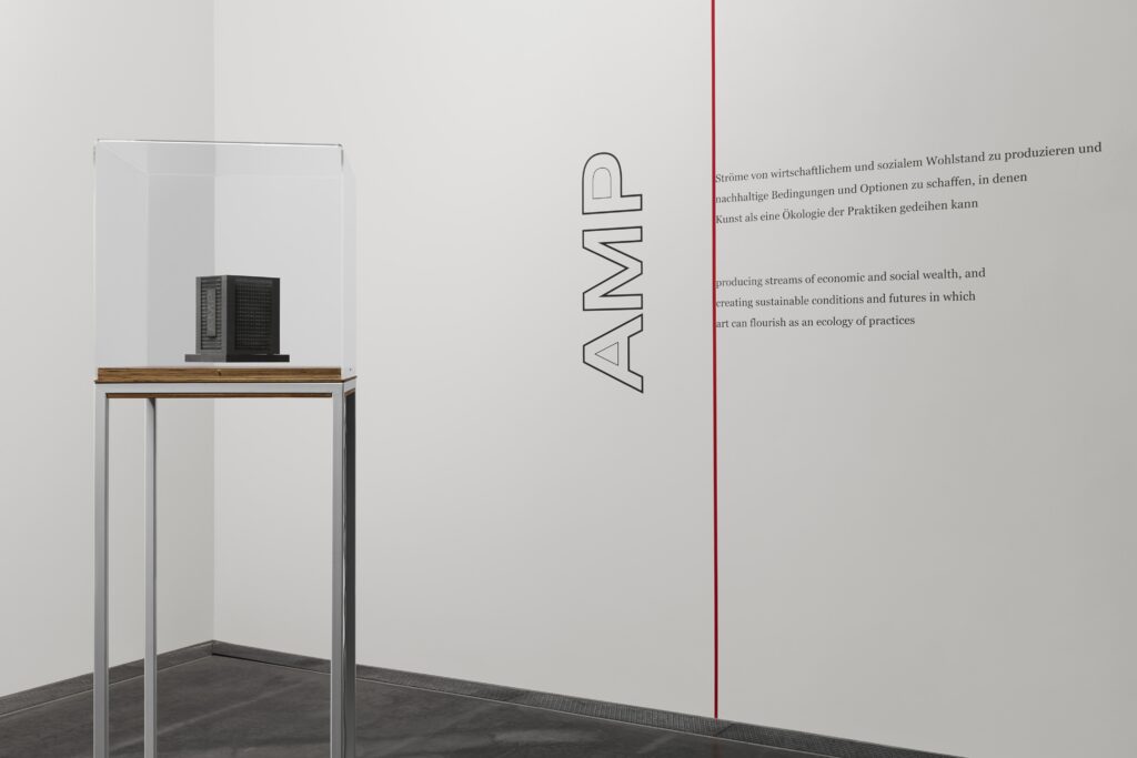 Vermeir & Heiremans: A Modest Proposal (in a Black Box). Photo © Edith-Russ-Haus