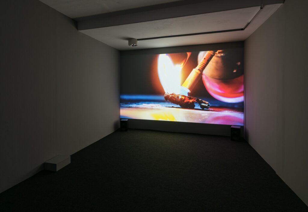 Mario Pfeifer: Zelle 5 ? 800° Celsius: Akt 1. Foto © Edith-Russ-Haus