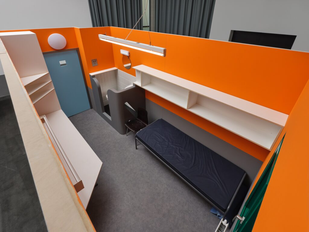 Robert Glas: 1986, Or a Sphinx's Interior. Photo © Haus für Medienkunst 2024