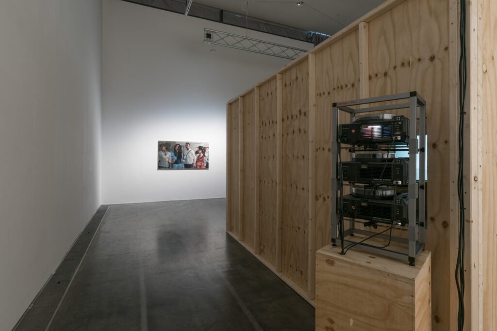 Wendelien van Oldenborgh: Après la reprise, la prise. Foto © Edith-Russ-Haus