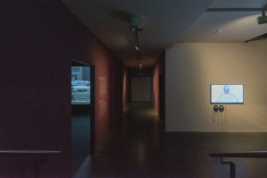 Exhibition view Ho Tzu Nyen: G for Gong. Photo © Edith-Russ-Haus