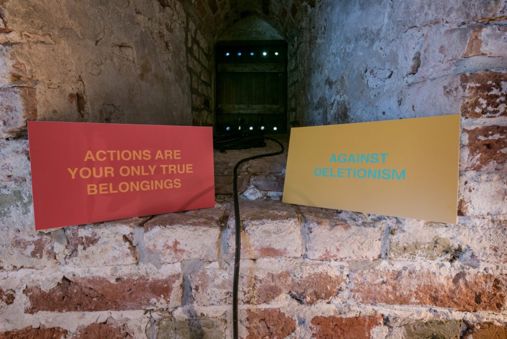 Exhibition view Sebastian Luetgert: no-show. Photo © Edith-Russ-Haus