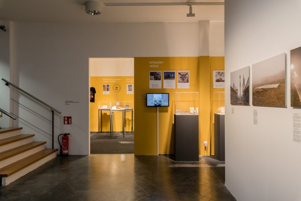 Szabolcs KissPál: The Chasm Archaelogical Finds. Foto © Edith-Russ-Haus