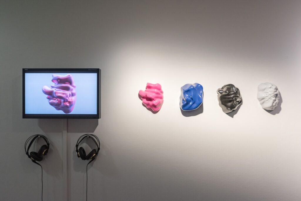 Zach Blas: Facial Weaponization Suite (Raum für Gesichtsbewaffnung). Foto © Edith-Russ-Haus