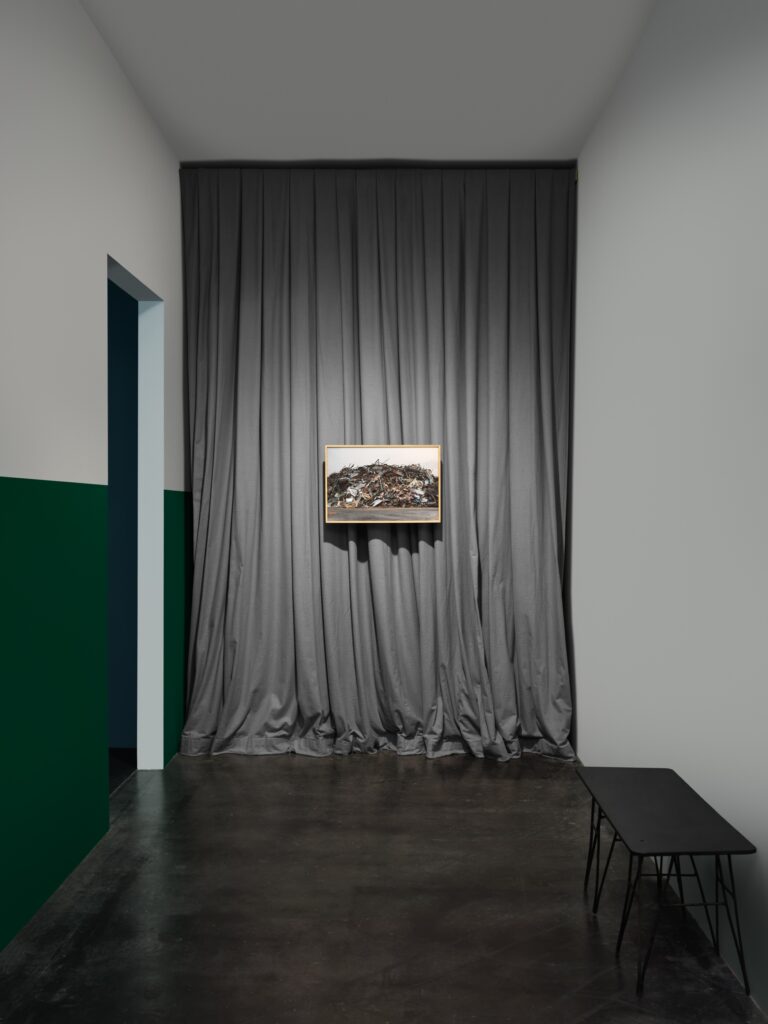 Karolina Bregu?a: Demolition Debris. Photo © Haus für Medienkunst 2024