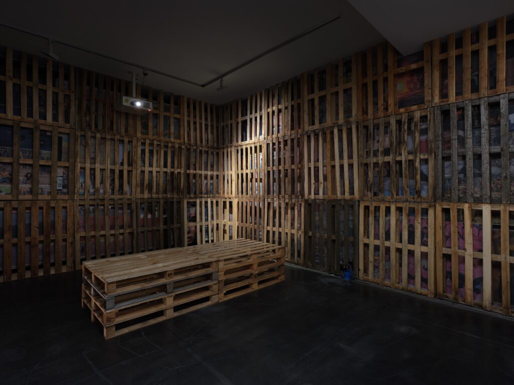 Eoghan Ryan: A Sod State. Photo © Edith-Russ-Haus 2024