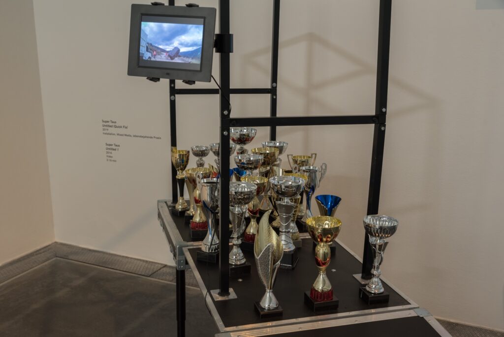 Taus Makhacheva: Untitled (Quick Fix). Foto © Edith-Russ-Haus