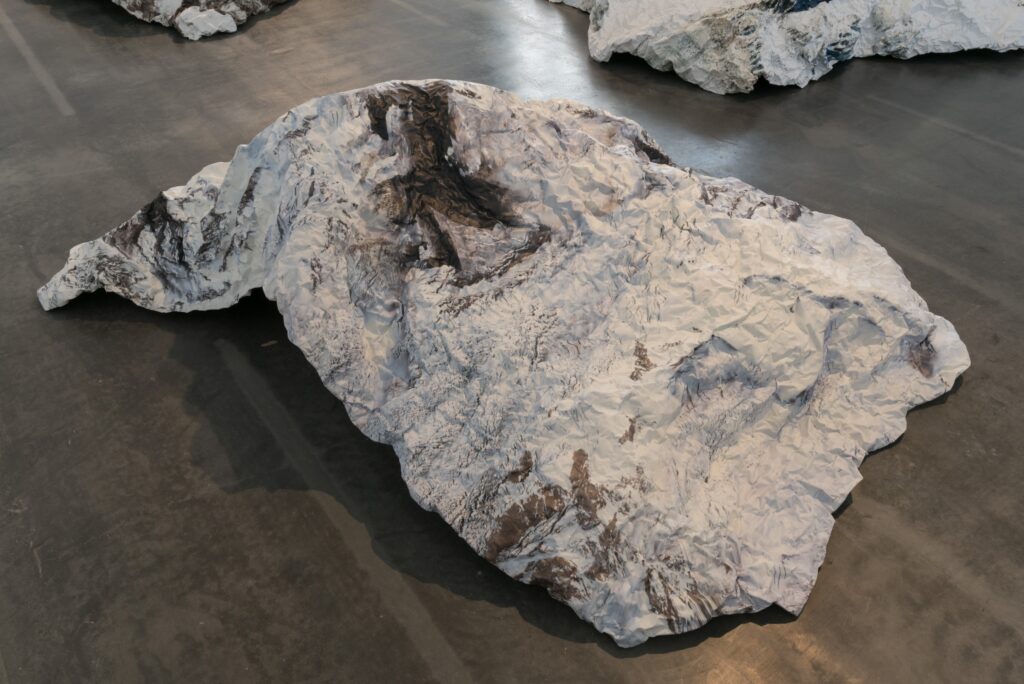 Sabih Ahmed, Taus Makhacheva, Jessica Saxby: Superhero Sighting Society. Foto © Edith-Russ-Haus